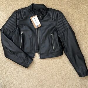 Cropped leather jacket